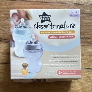 Tommee Tippee Closer to Nature Soft Silicone Baby Bottles - 9fl oz (2 Pack)